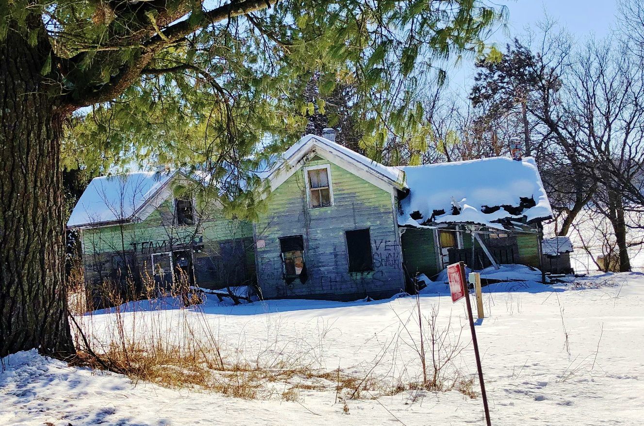 Ghostly memories cloak pioneer farm